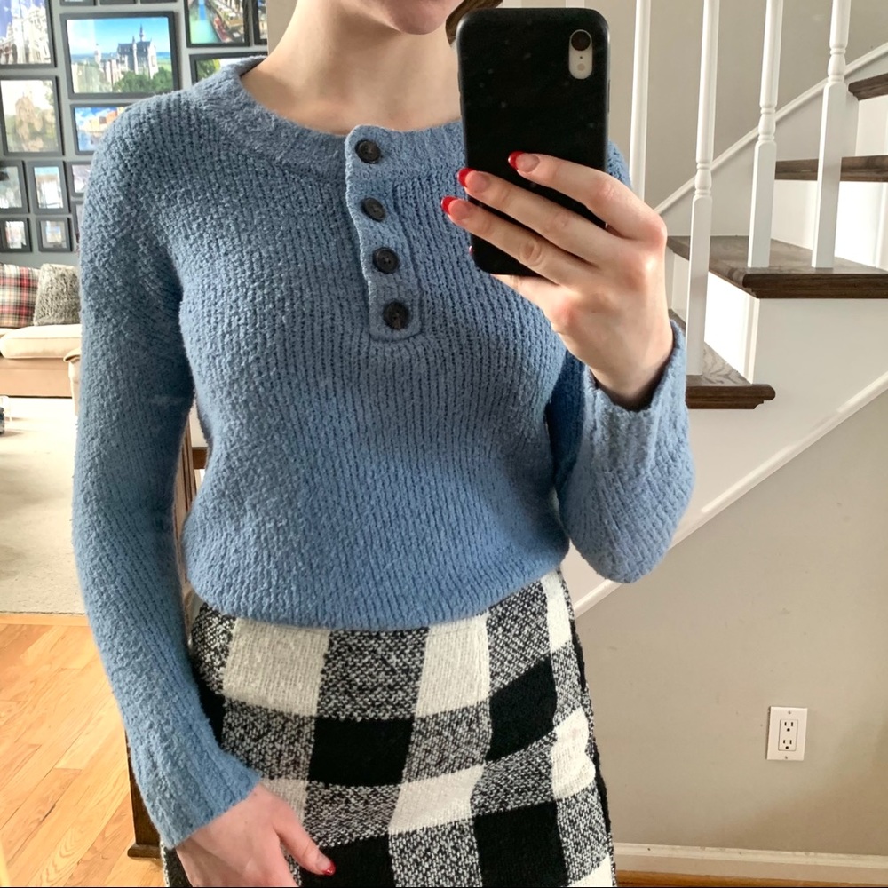 American Eagle jegging fit blue button sweater